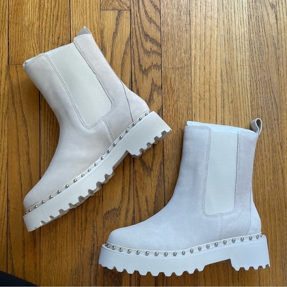NEW Vince Camuto Meendey Chelsea Platform Studded Boot Milky White Size 9 NWT - Picture 1 of 3